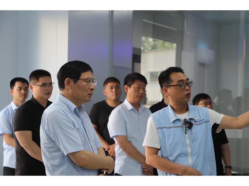 奮斗不止,追求卓 越